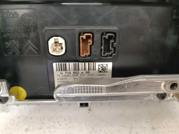 ECRAN PEUGEOT - Vue 3